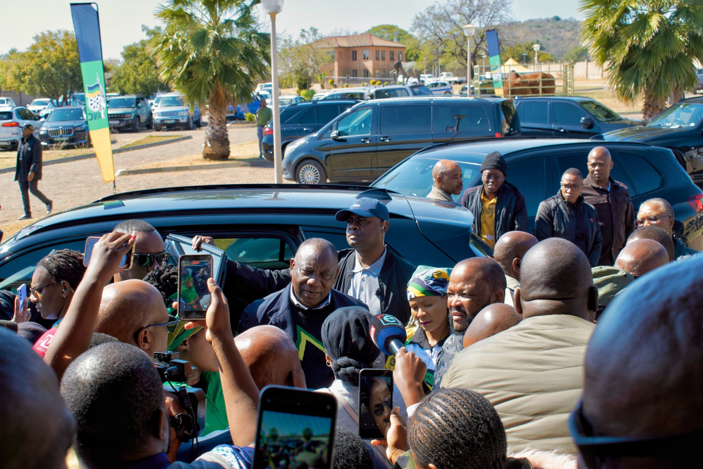 Bapo-Ba-Mogale chieftaincy dispute interrupts Ramaphosa's ANC voter registration campaign - Inside Politics