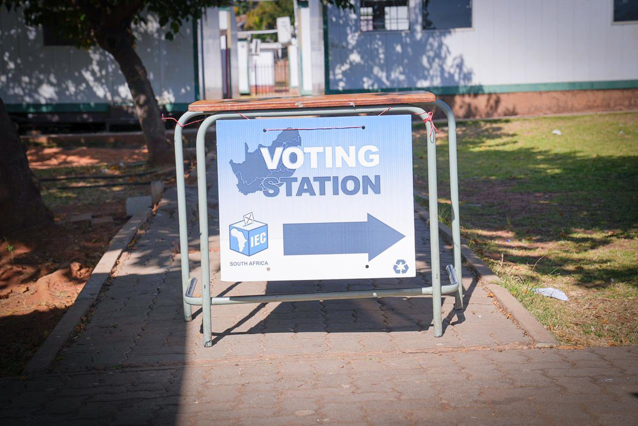 Final voter registration weekend sees 238,000 transactions by midday, says IEC - Inside Politics
